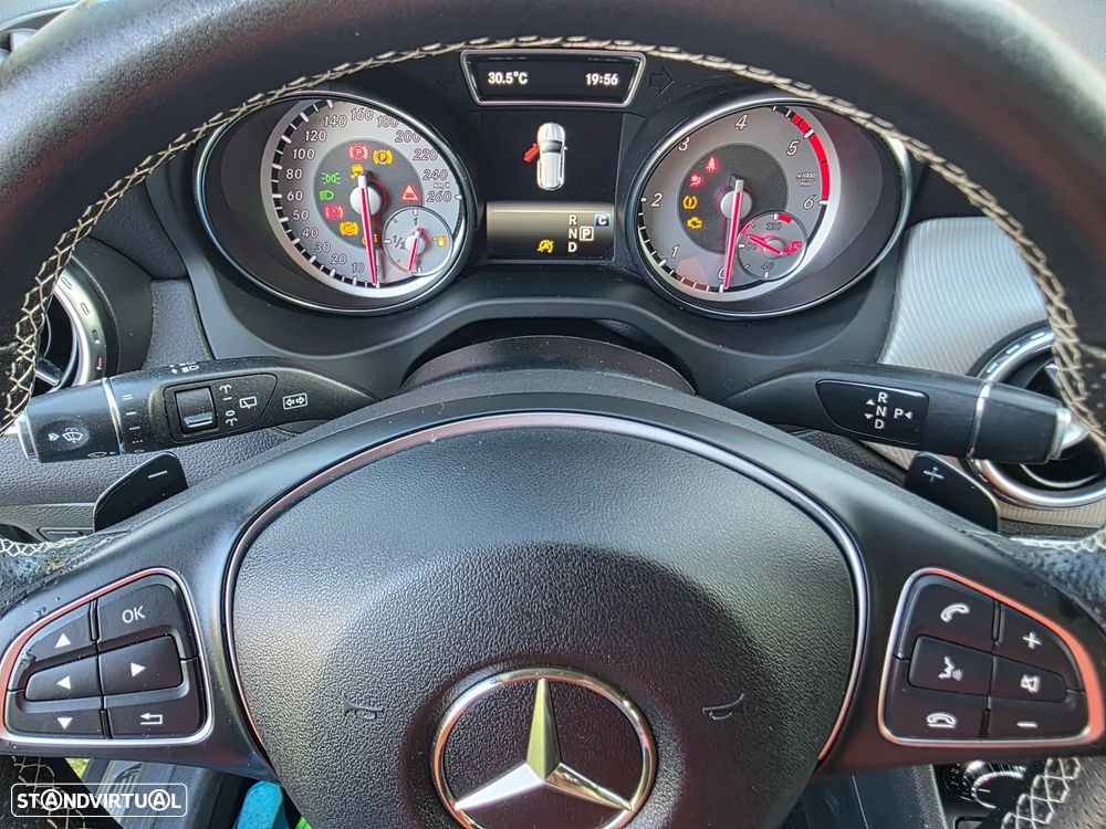 Mercedes-Benz GLA 220 d Urban - 24