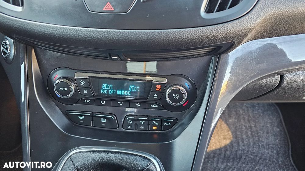 Ford Kuga 1.6 EcoBoost Start Stop 2WD Titanium - 11