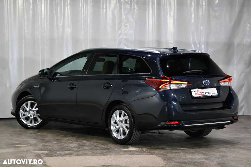 Toyota Auris 1.8 L VVT-i Sol+ - 4