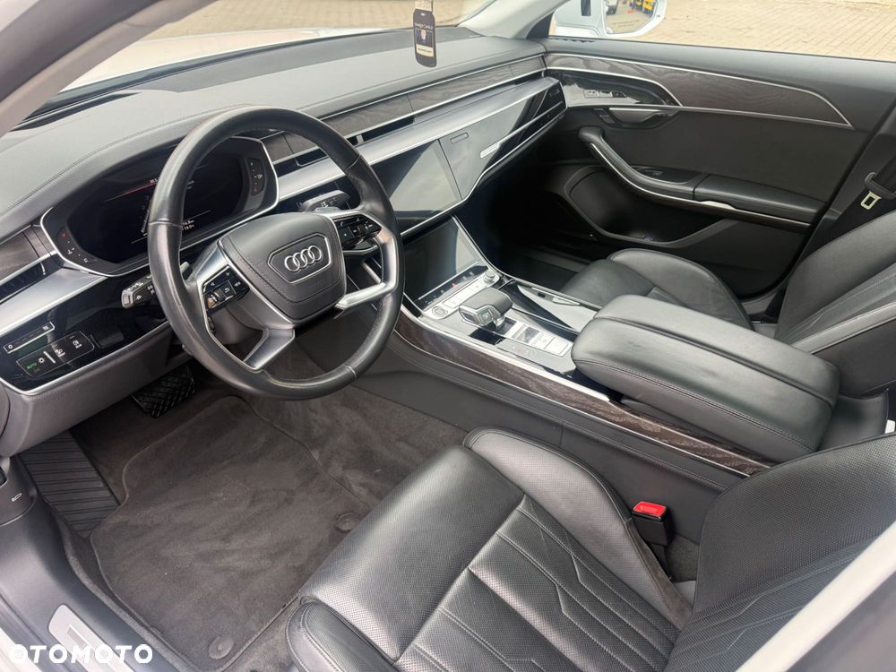 Audi A8 - 7