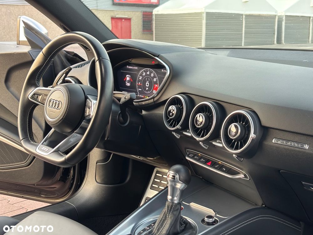 Audi TT S Coupé - 26