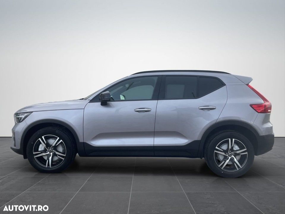 Volvo XC 40 B4 AT FWD MHEV Plus Dark - 3