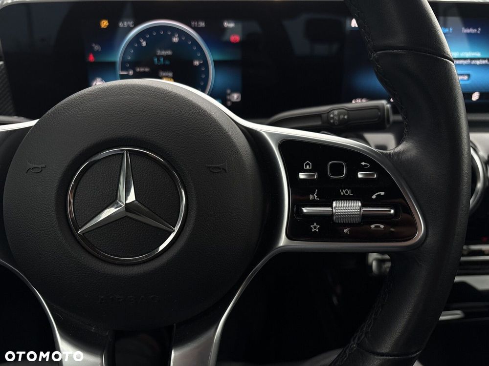 Mercedes-Benz CLA 200 7G-DCT - 19