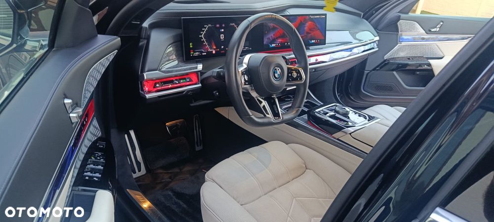 BMW Seria 7 M760e PHEV xDrive Individual Edition sport - 6
