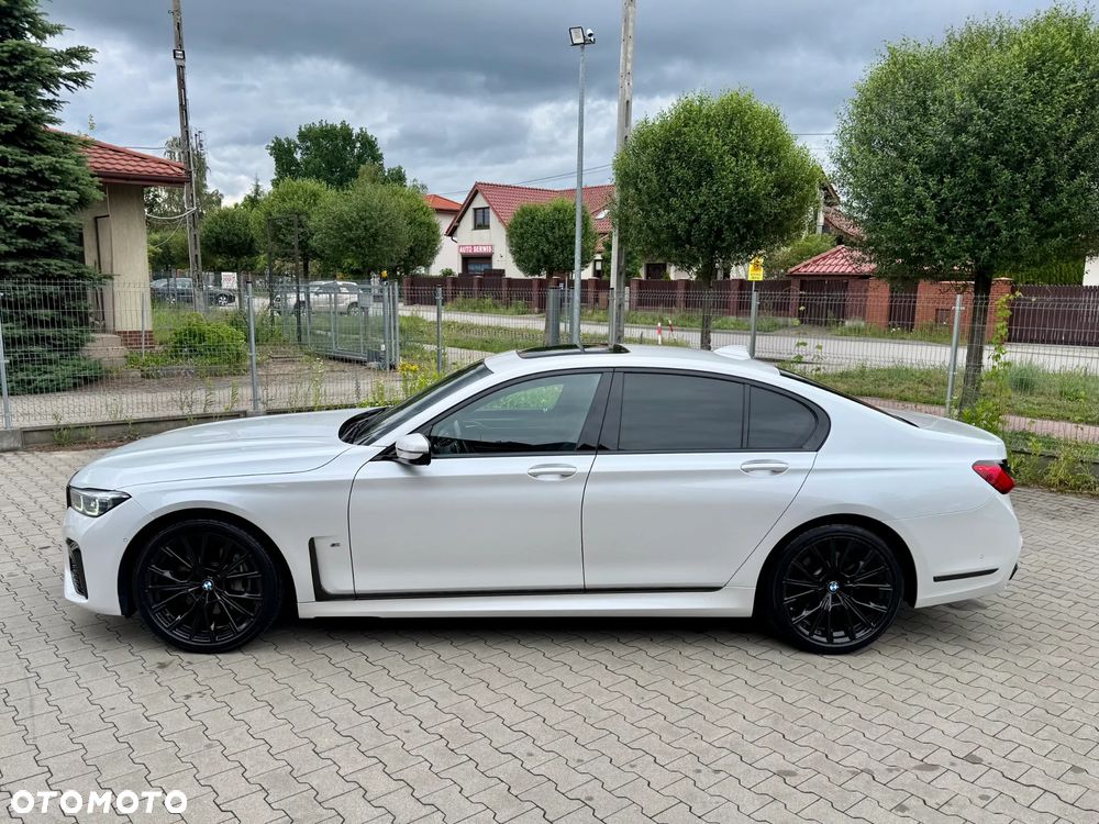 BMW Seria 7 730d xDrive mHEV sport - 32