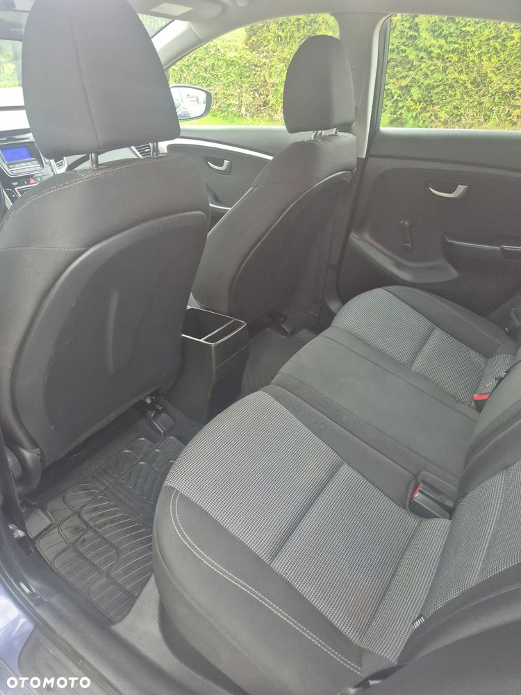 Hyundai i30 1.4 Classic + - 12