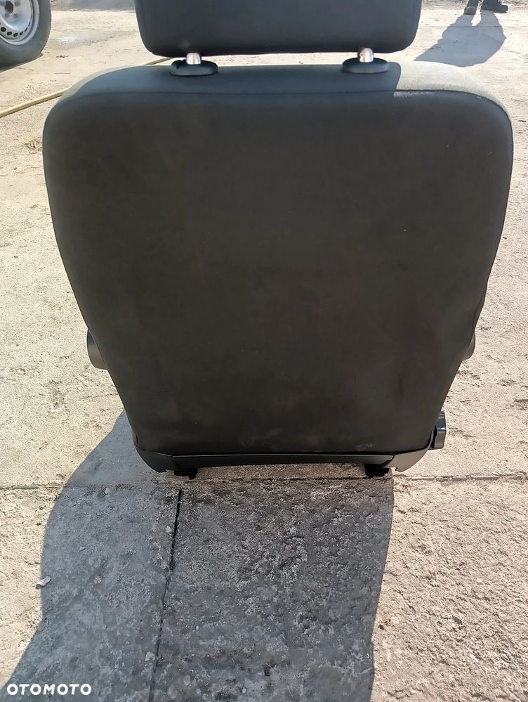 Fotel kierowcy VW T6 KUTAMO podłokietniki podgrzewany - 2