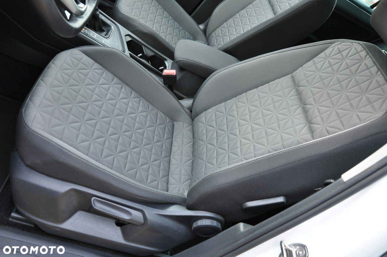 Volkswagen Tiguan - 11