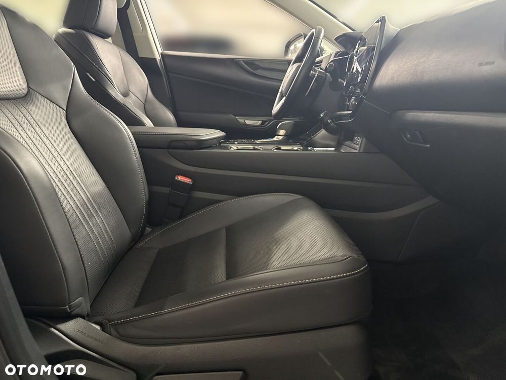 Lexus NX 350h Business AWD - 21