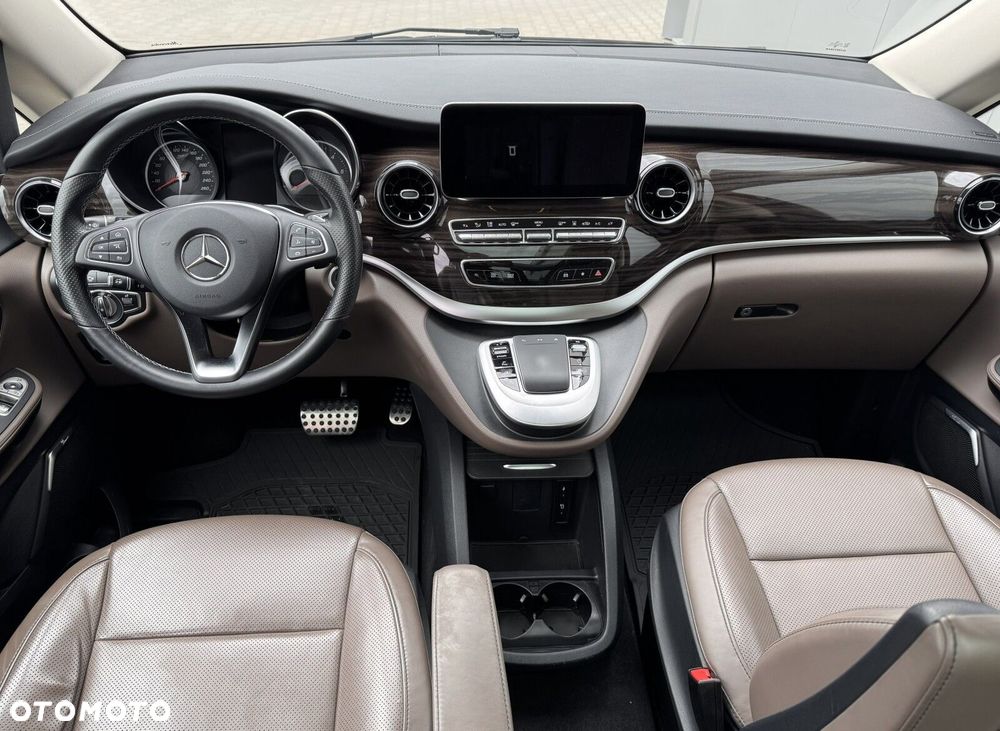 Mercedes-Benz Klasa V - 22