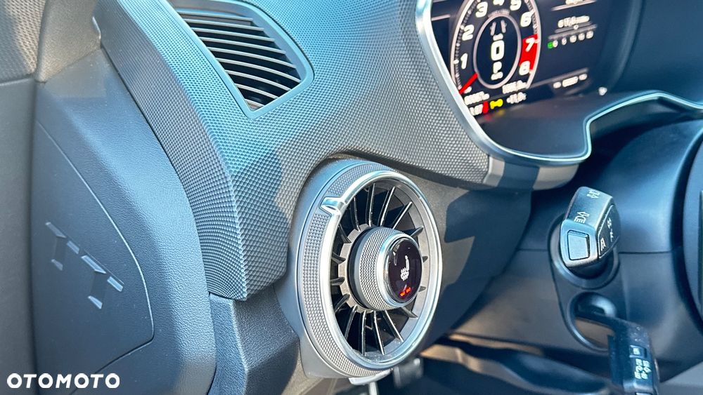 Audi TT S Coupé - 15