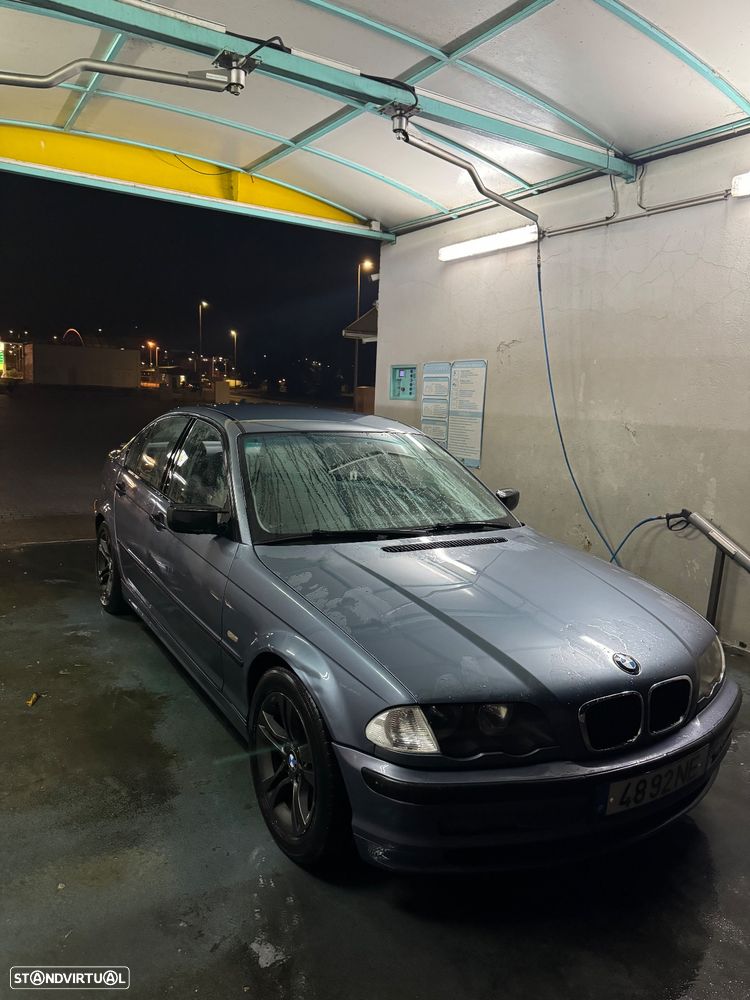 BMW 320 - 4