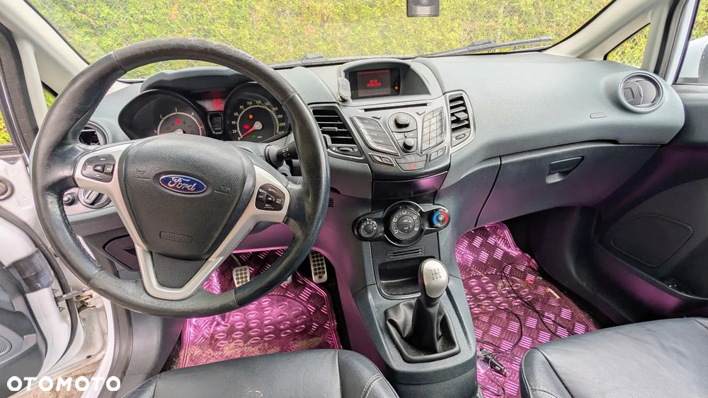 Ford Fiesta 1.4 TDCI Futura - 8