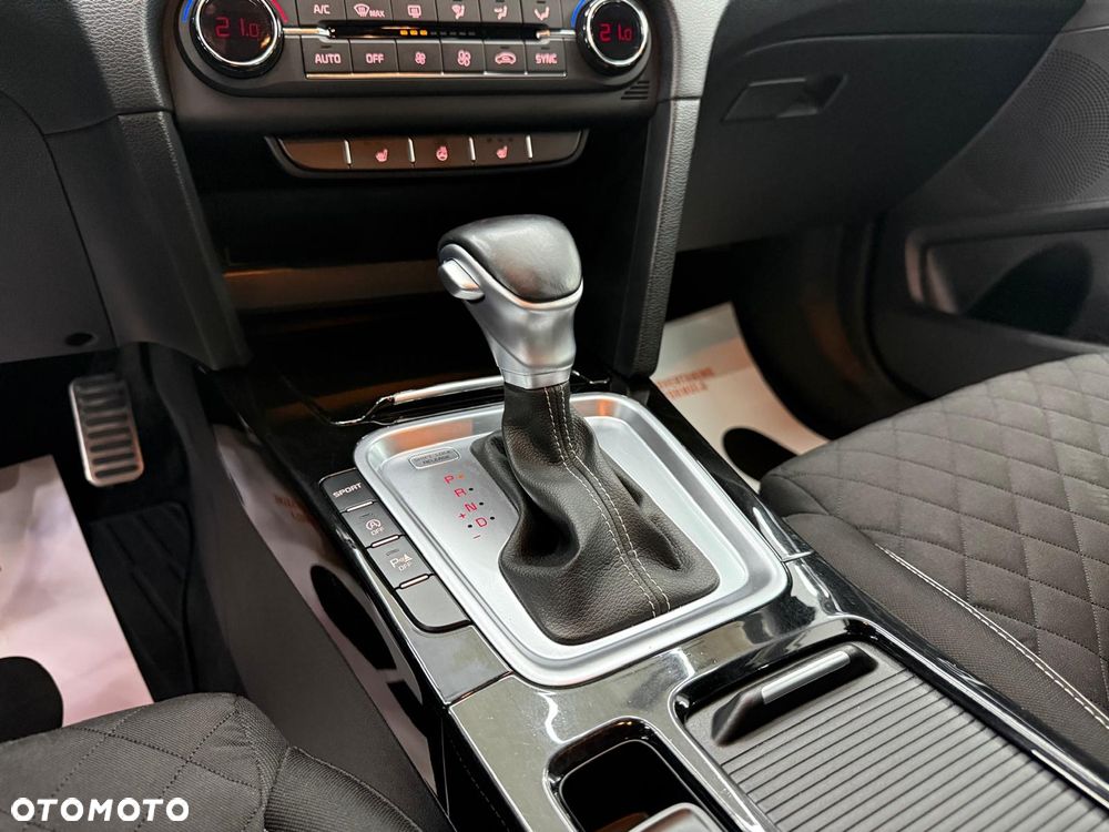 Kia ProCeed 1.4 T-GDI DCT7 OPF GT LINE - 21