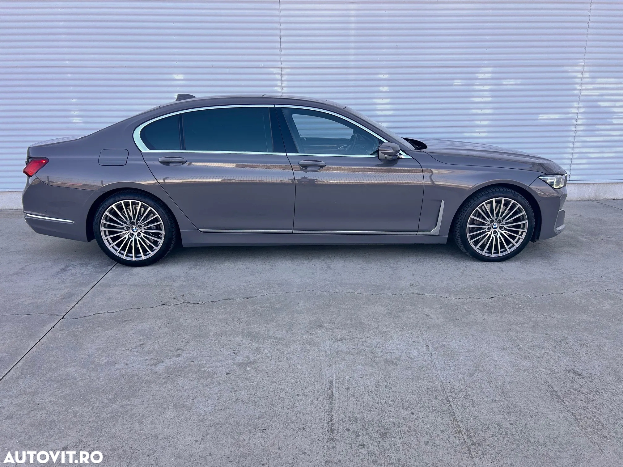 BMW Seria 7 750Li xDrive - 2