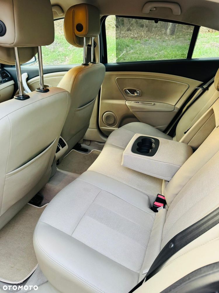 Renault Fluence 1.6 16V Privilege - 15