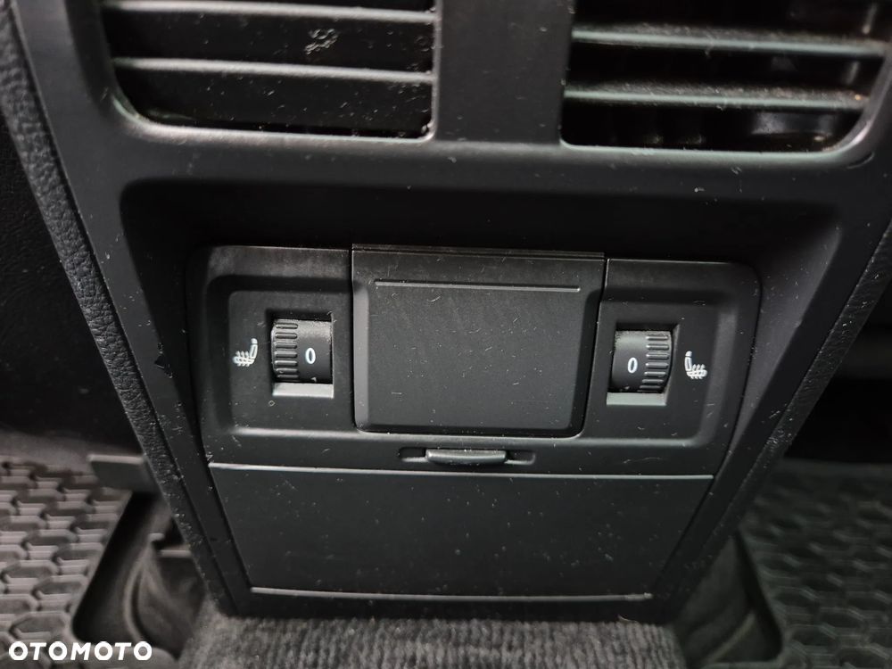 Volkswagen Passat 1.8 TSI Highline - 17