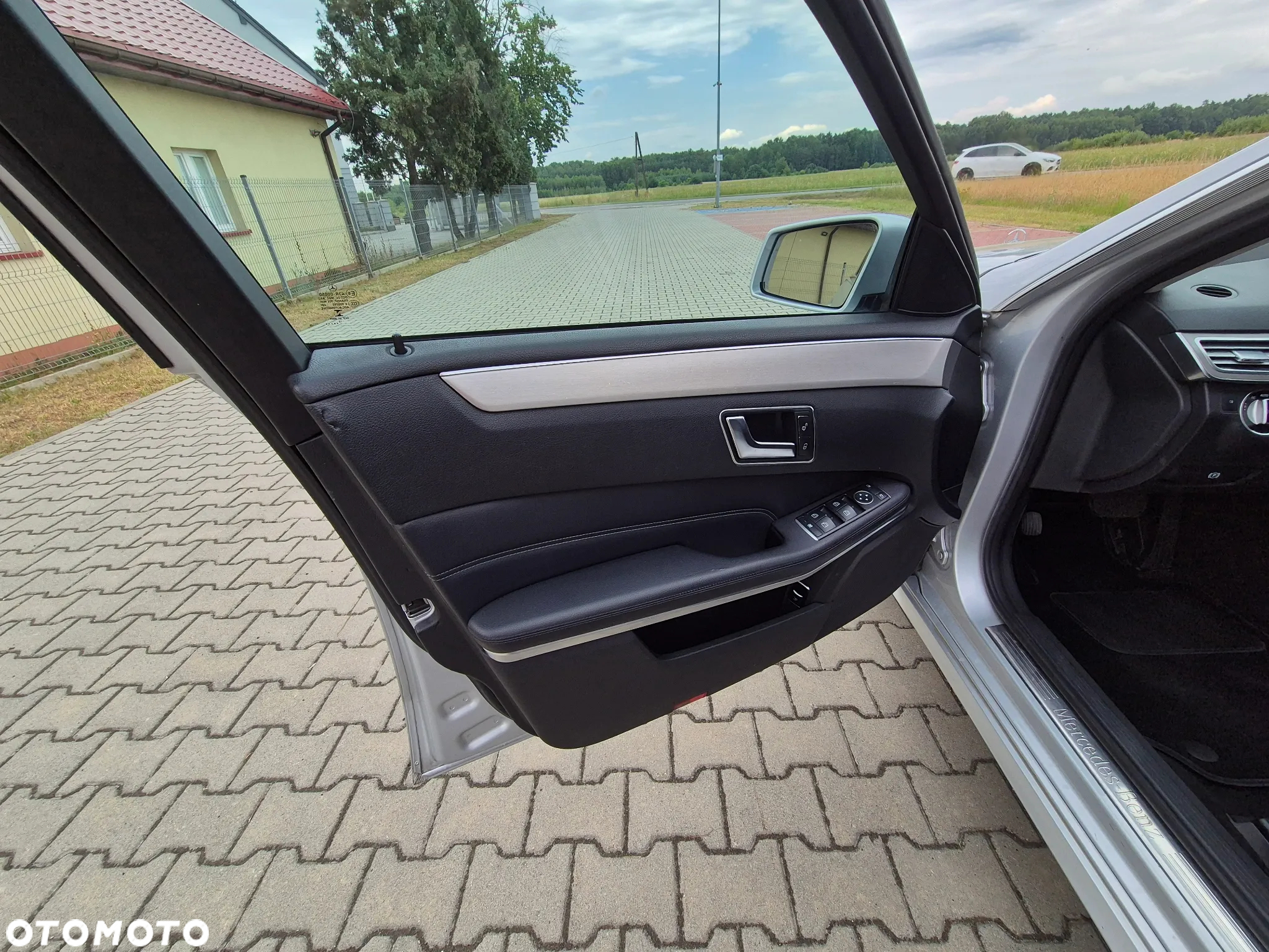 Mercedes-Benz Klasa E 200 BlueTEC 7G-TRONIC Classic - 31