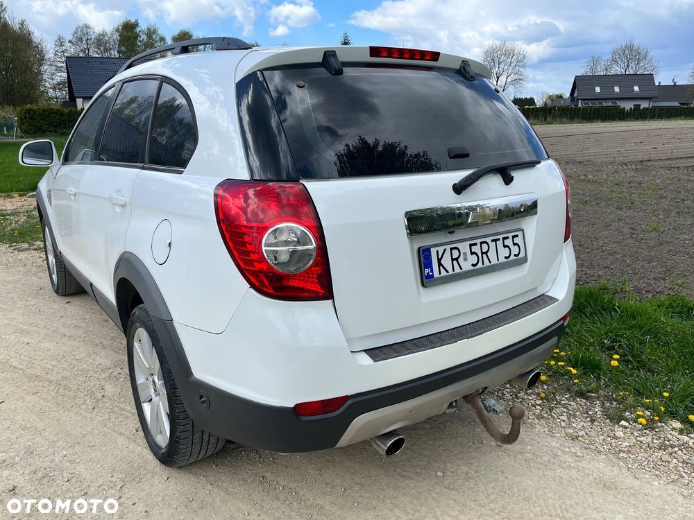 Chevrolet Captiva 2.4 LS 5os - 3