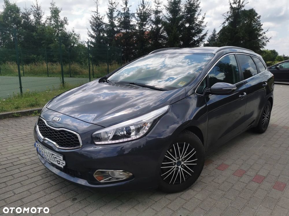 Kia Ceed 1.6 GDI Dream-Team Edition - 1