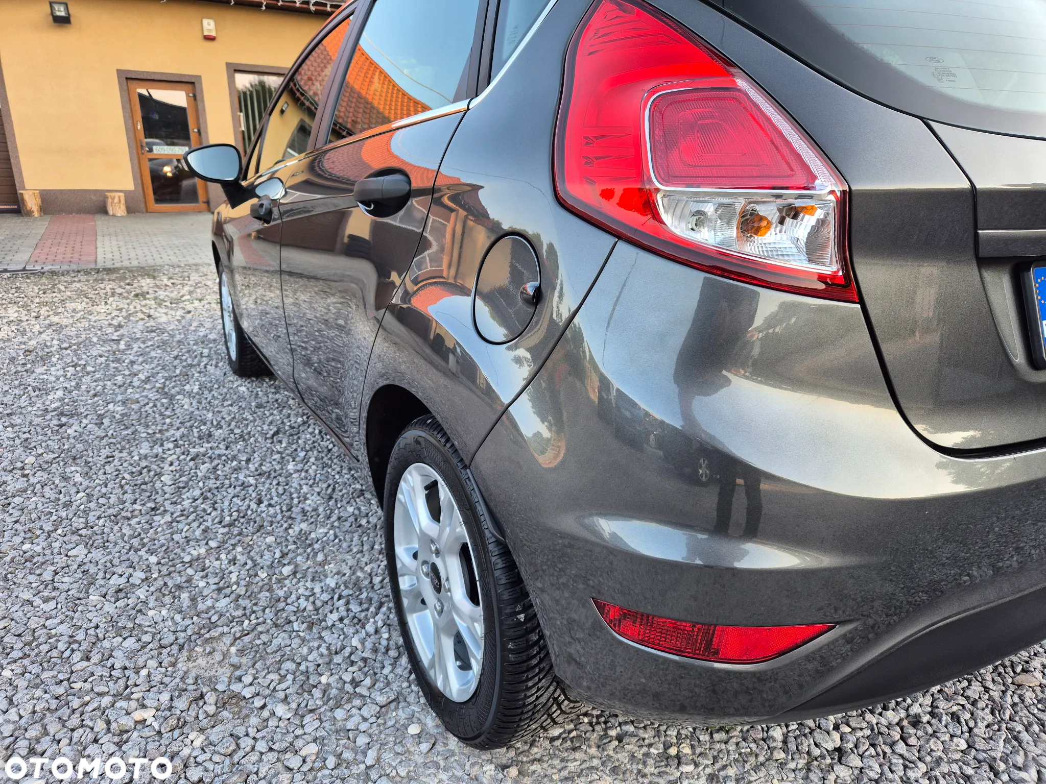 Ford Fiesta 1.25 Celebration - 17