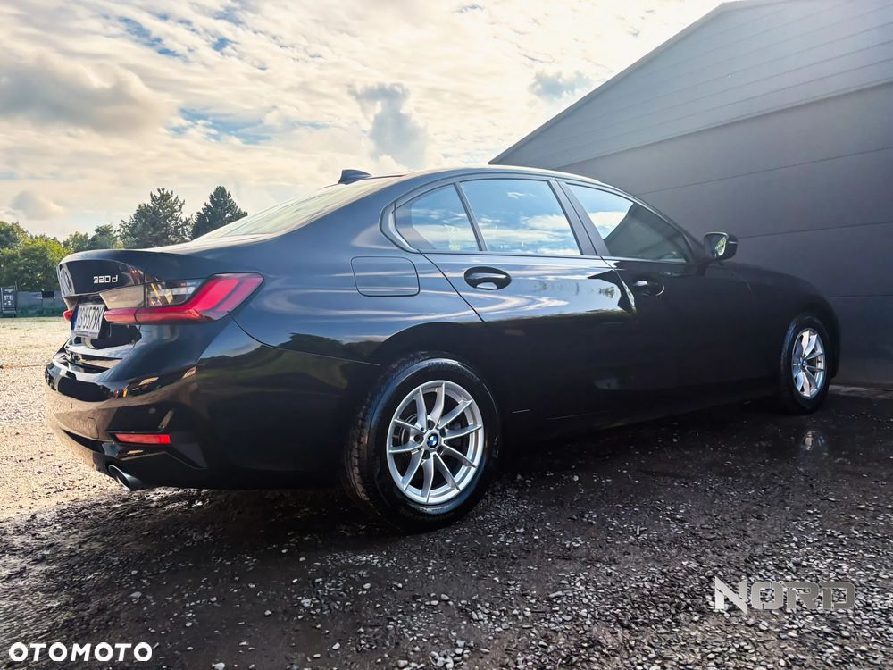 BMW Seria 3 320d mHEV - 9