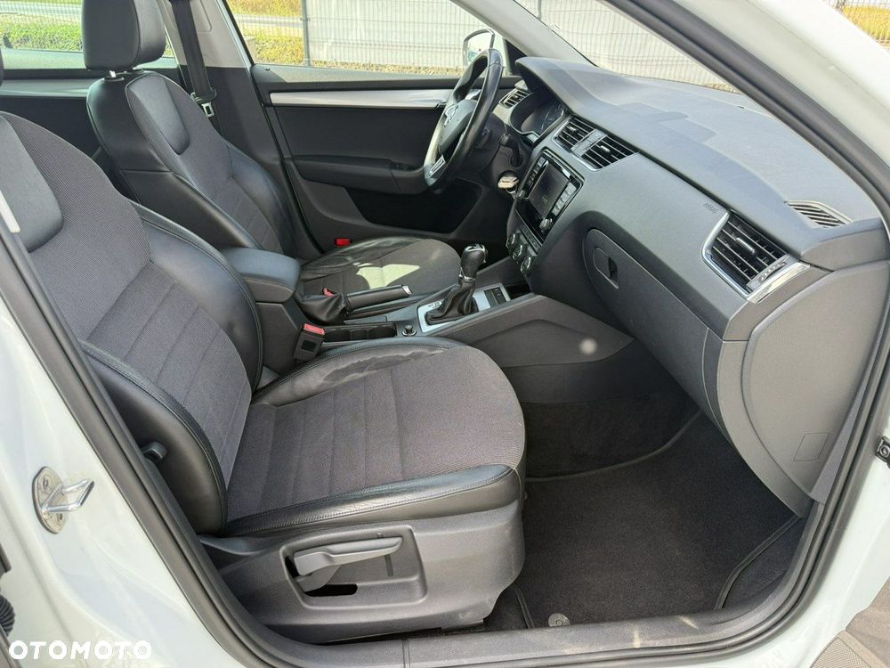 Skoda Octavia Combi 2.0 TDI DSG Style - 18
