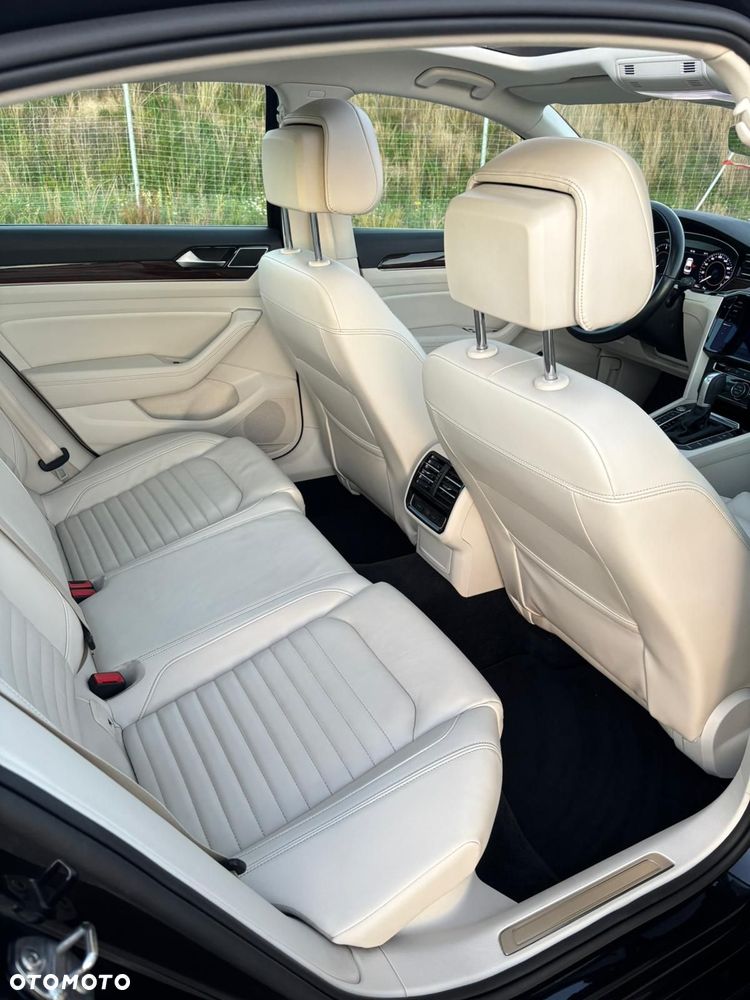 Volkswagen Passat - 15