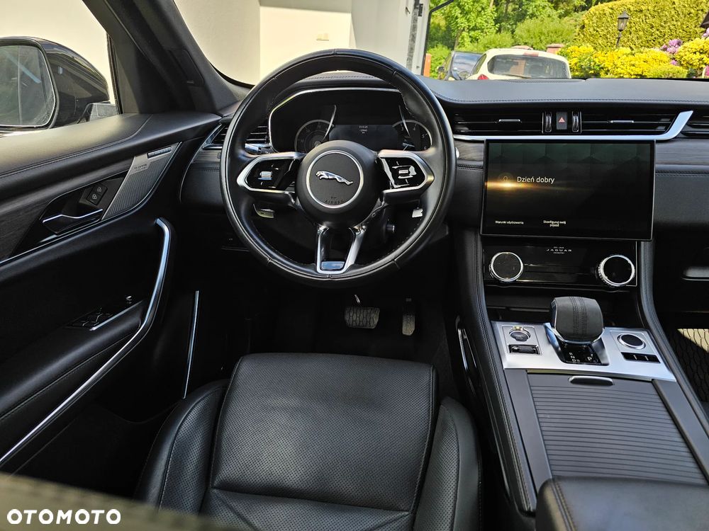 Jaguar F-Pace - 14