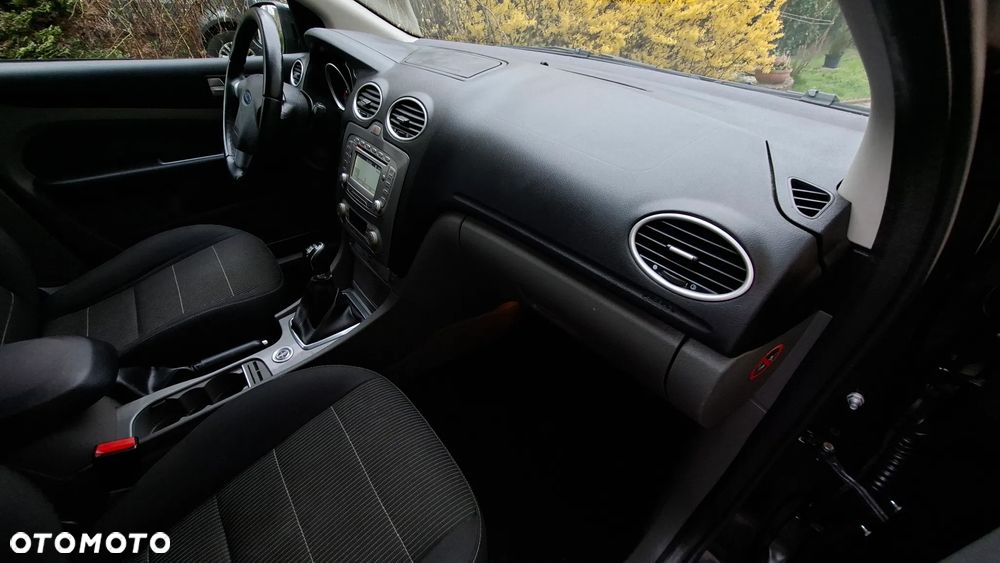 Ford Focus 2.0 16V Titanium - 21