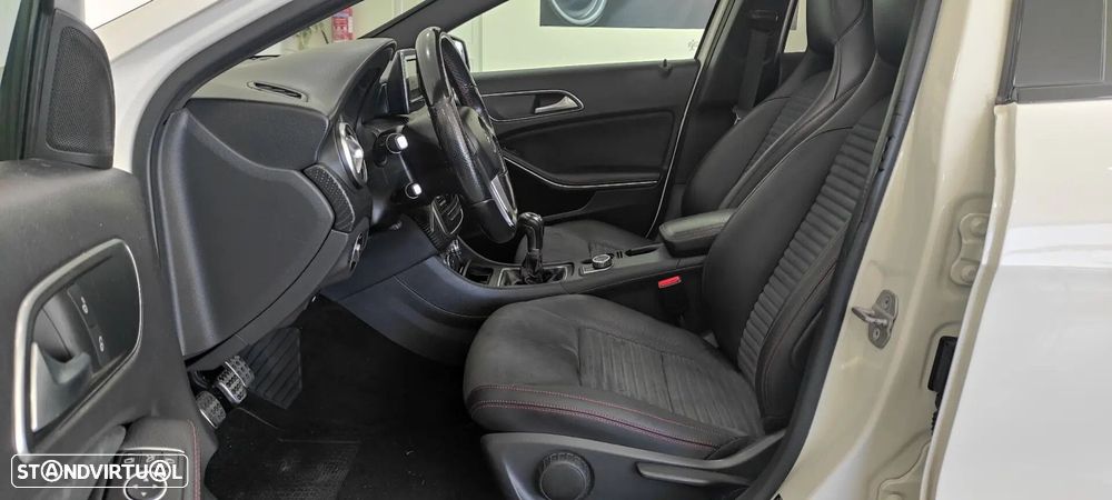 Mercedes-Benz A 180 d AMG Line - 17