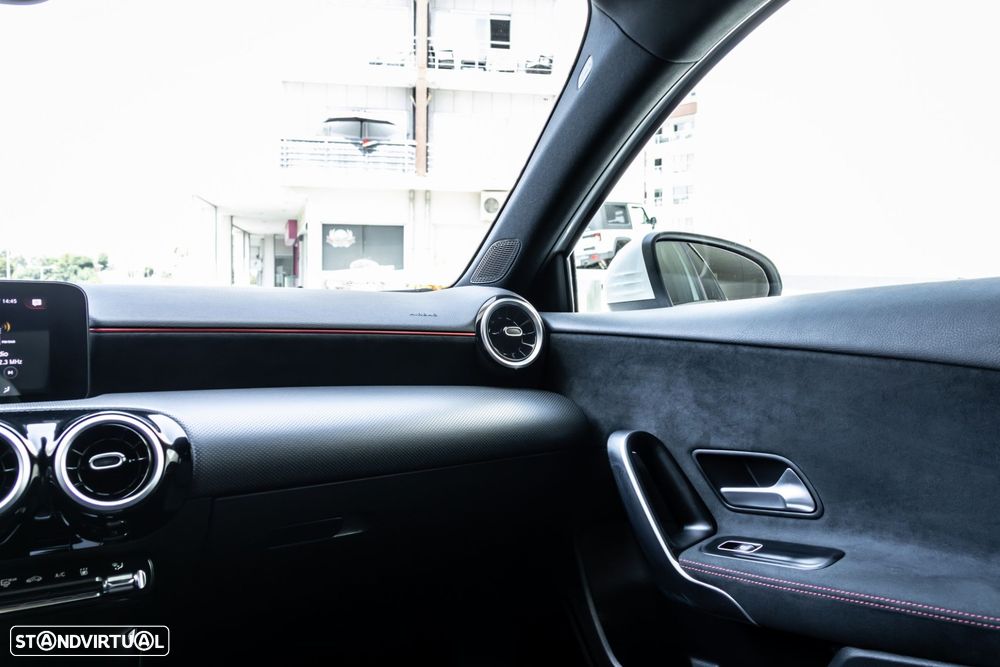 Mercedes-Benz A 250 e AMG Line - 18