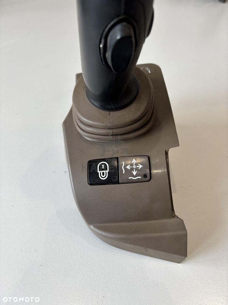 John Deere seria 6000 7000 8000 R - joystick 5-funkcyjny CommandARM RE573554 - 3