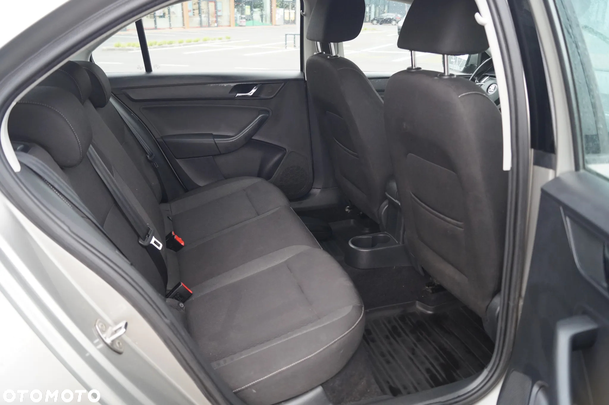 Skoda RAPID - 12