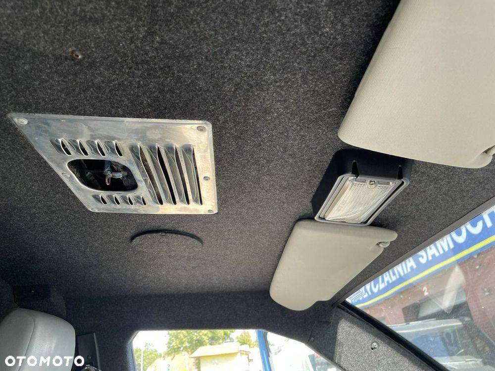 Volkswagen Transporter - 25