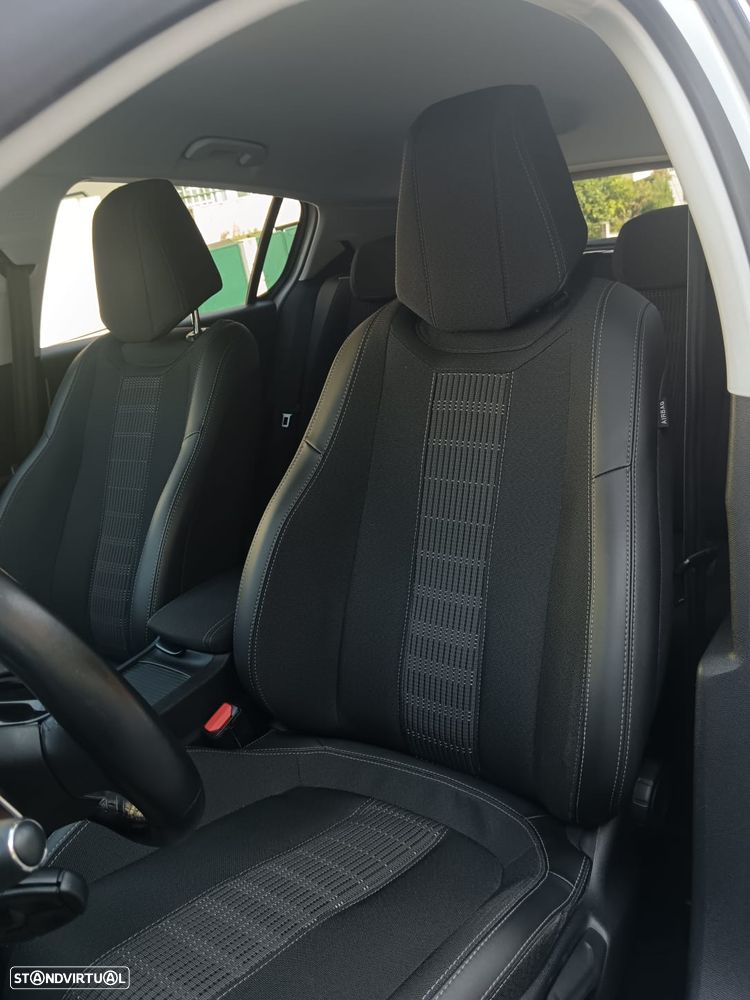 Peugeot 308 1.2 PureTech Allure EAT8 - 21