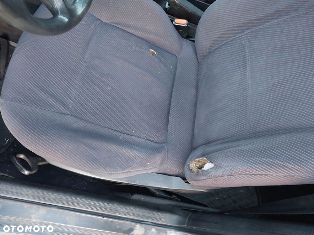 Audi 80 sedan silnik 2.0 Benzyna 115 KM ABK skrzynia biegów CCF drzwi maska klapa zderzak błotnik LY7P szyba przepływomierz przepustnica rura dolotowa przewód cewka aparat maglownica mcperson fotel podsufitka boczek lampa reflektor lusterko hak holowniczy osłona silnika wydech tłumik zbiorniczek zegary panel wyświetlacz sterownik CAŁY NA CZĘŚCI WSZYSTKIE CZĘŚCI - 15