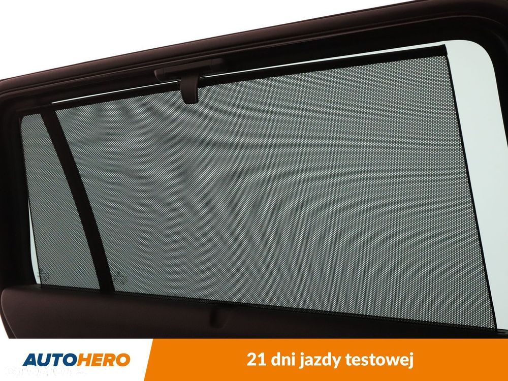 Volkswagen Passat - 38