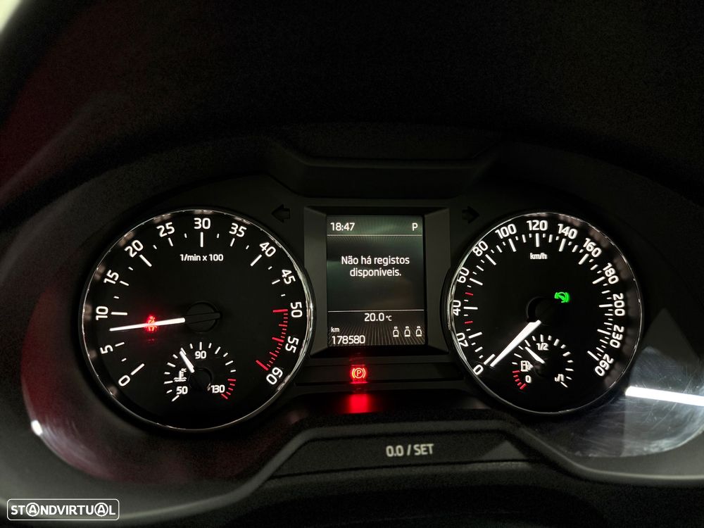 Skoda Octavia Break 1.6 TDi Sportline Pack DSG - 19