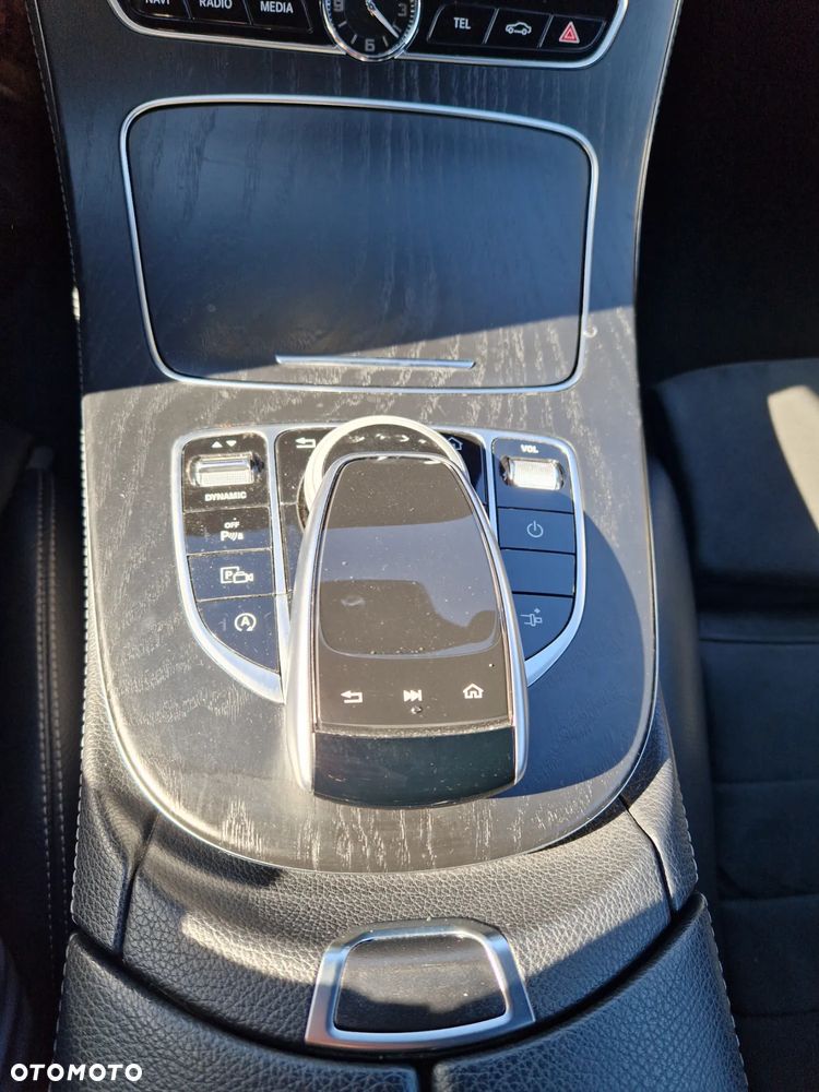 Mercedes-Benz Klasa E 200 Coupe 9G-TRONIC - 35