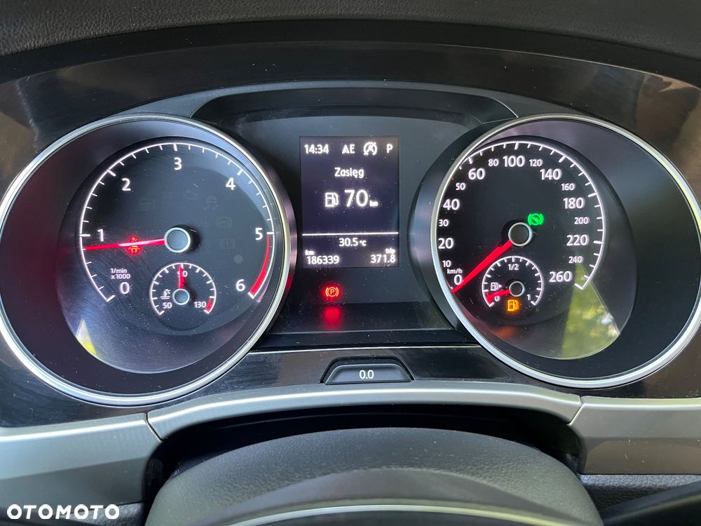 Volkswagen Touran - 22