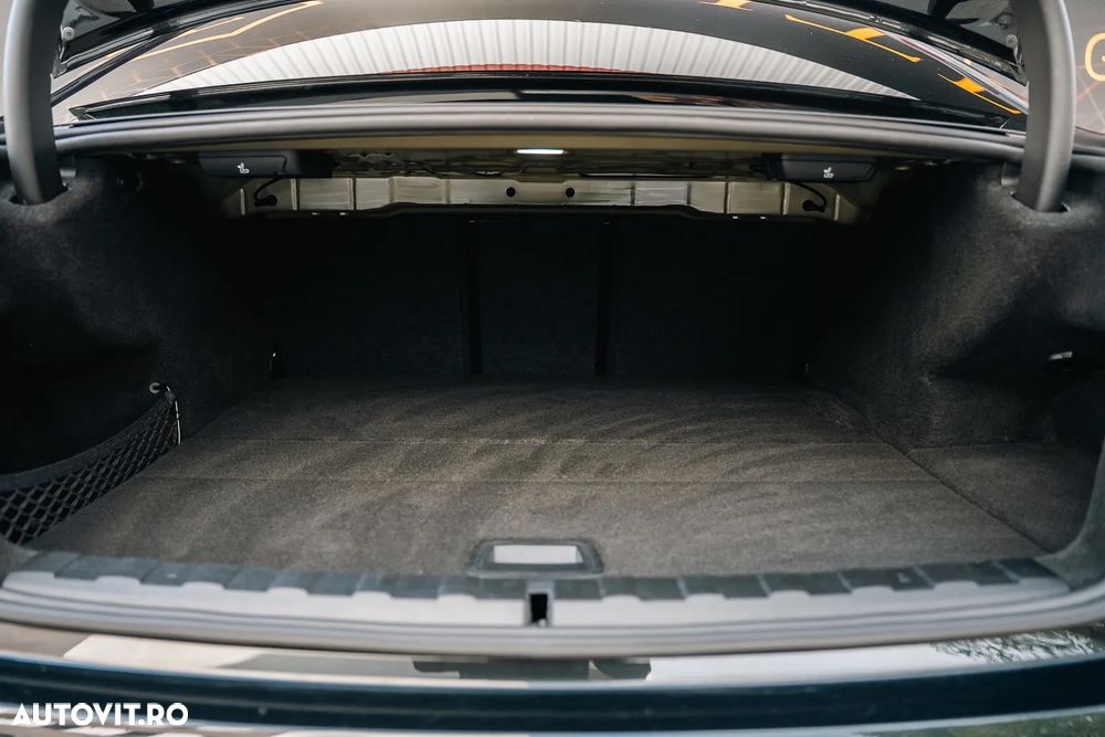 BMW Seria 3 330e xDrive AT PHEV - 33