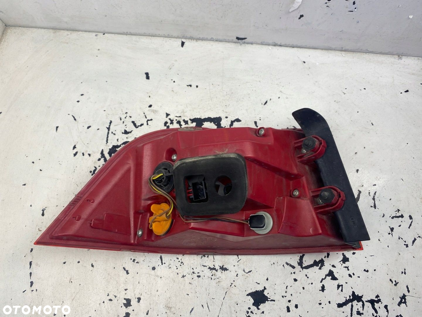 VW PASSAT B7 KOMBI LAMPA PRAWY TYŁ - 9