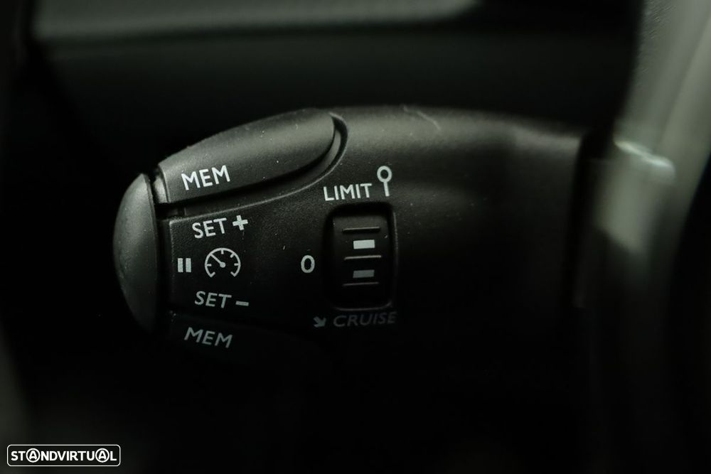 Peugeot e-208 51 kWh Allure - 19