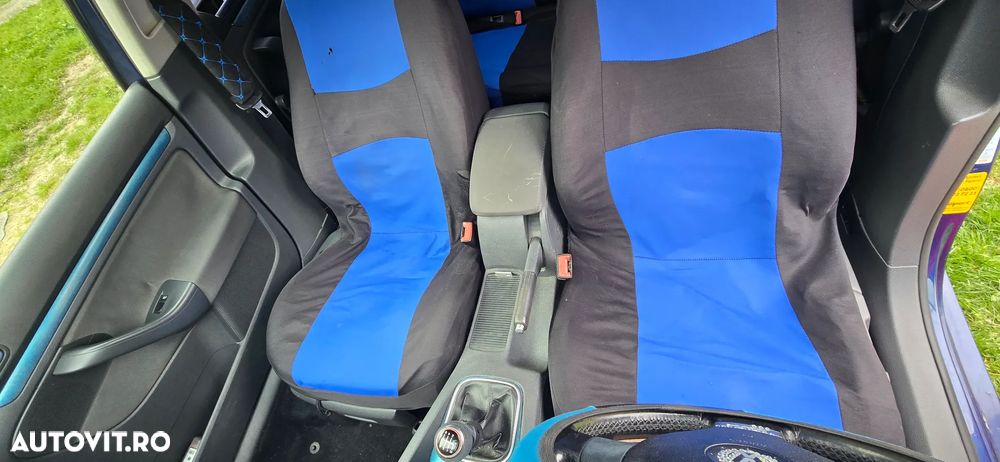 Volkswagen Golf 2.0 DPF GTD - 10