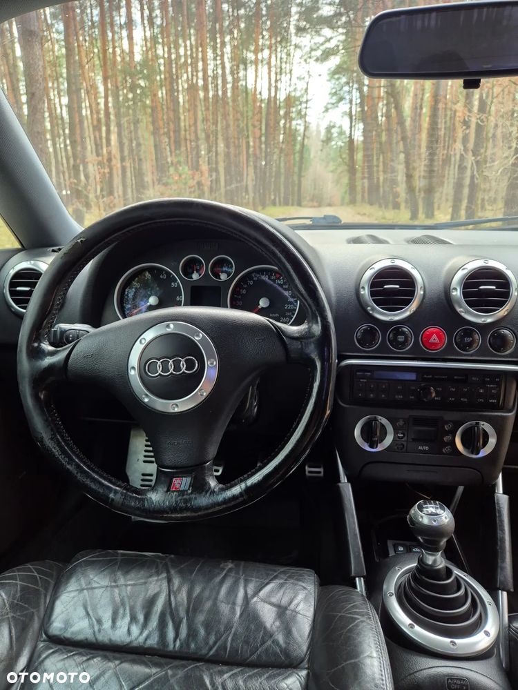 Audi TT Coupé 1.8T Quattro - 16