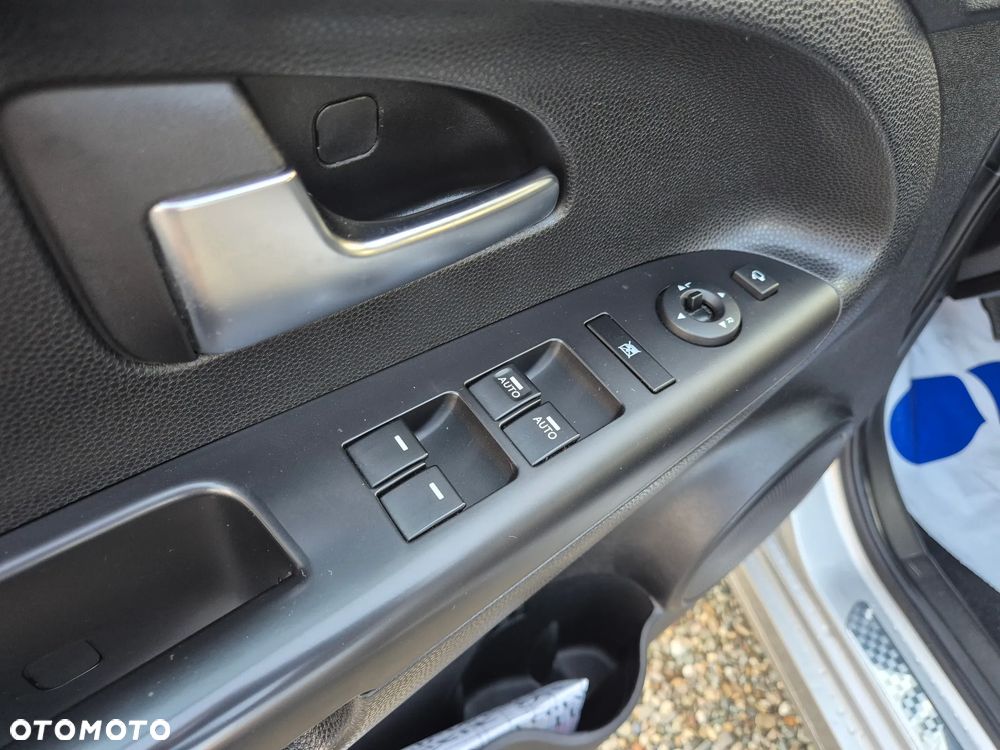 Kia Venga 1.6 CVVT ISG Spirit - 17