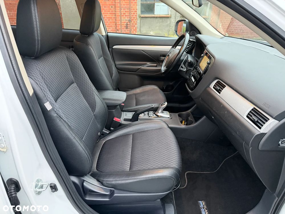 Mitsubishi Outlander 2.0 4WD - 10