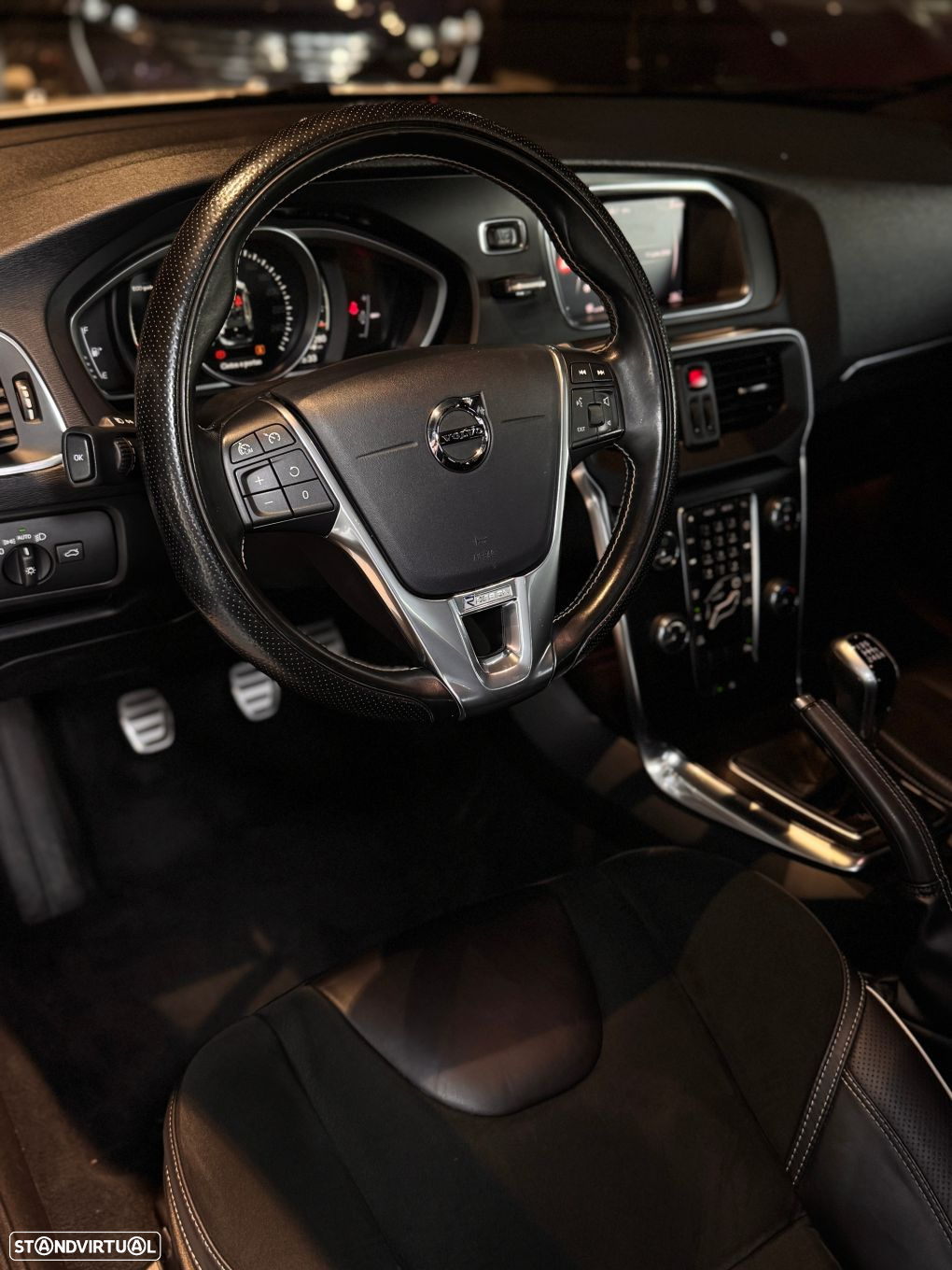 Volvo V40 2.0 D2 R-Design - 18