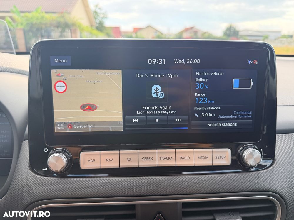 Hyundai KONA Premium - 14